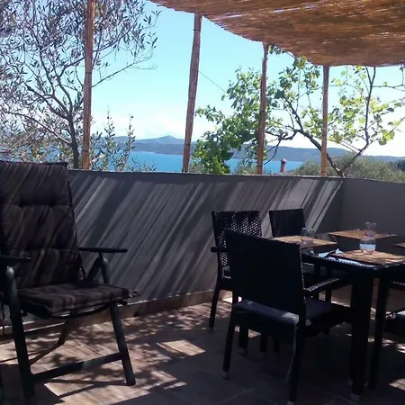 Apartmani Zdenka Savar-Maslina Buitenkant foto