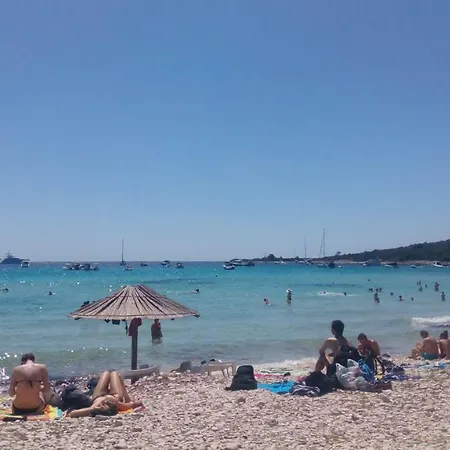 Apartmani Zdenka Savar-Maslina Buitenkant foto