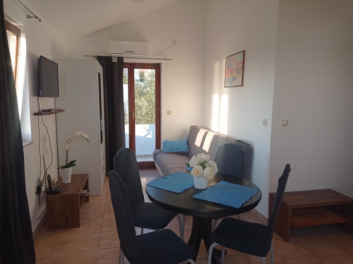 Apartment Zdenka Savar-maslina Savar